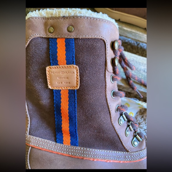 Vintage Tommy Hilfiger lace up side stripe leather boots in sable - Picture 2 of 7